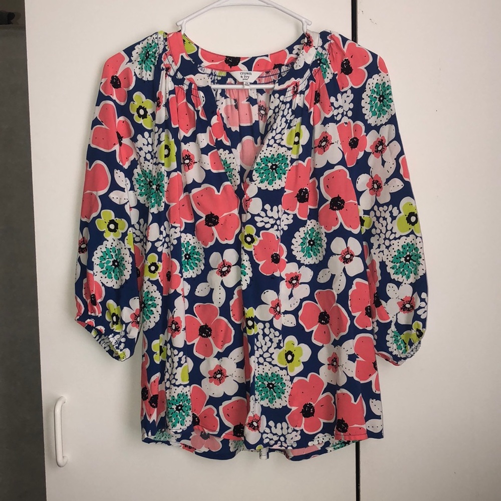 Crown & Ivy Top